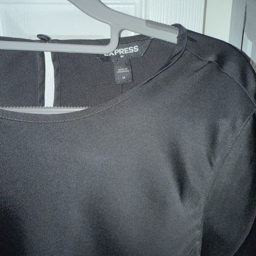 Express Sleek Black Top - Picture 2 of 3